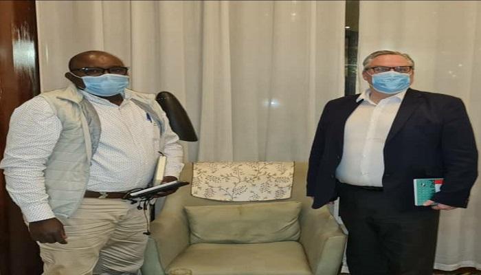 رئيس حركة جيش تحرير السودان والمبعوث البريطاني في كمبالا