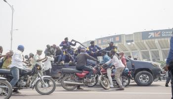 الشرطة الكونغولية في طريقها للبرلمان 