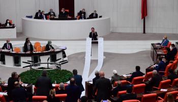 النائب المعارض في البرلمان