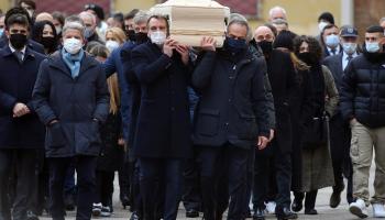 جانب من مراسم تشييع جثمان باولو روسي