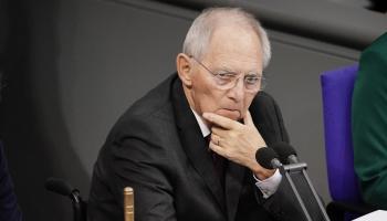 “ديمقراطية كورونا