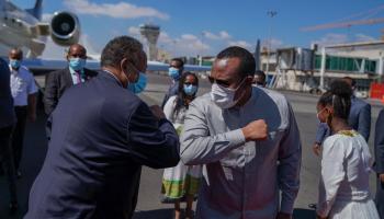 آبي أحمد يستقبل حمدوك 