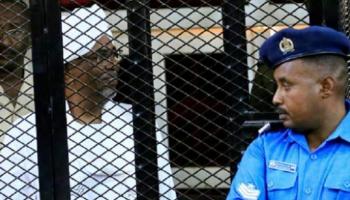 البشير داخل قفص الاتهام