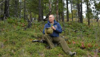 بوتين يحتفل بعيد ميلاده في أحضان الطبيعة
