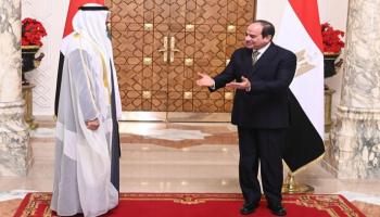 السيسي يرحب بالشيخ محمد بن زايد آل نهيان بالقاهرة