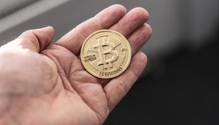 La crypto-monnaie Bitcoin a passé le seuil symbolique des 20 000 dollars.