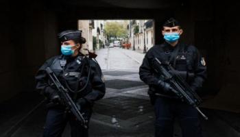 الشرطة الفرنسية في محيط موقع الهجوم 