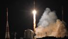 صاروخ روسي يحمل 30 قمرا صناعيا إلى الفضاء