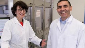 مطورا لقاح كورونا 