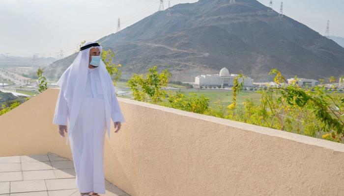 حاكم الشارقة يتفقد عددا من المشاريع الحيوية في خورفكان