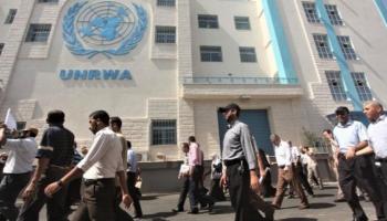 غضب في صفوف موظفي أونروا مع إعلان تأجيل الرواتب