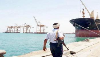 تهديد الملاحة ملاذ الحوثي وقت الهزائم