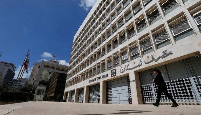 الليرة تتأرجح أمام الدولار