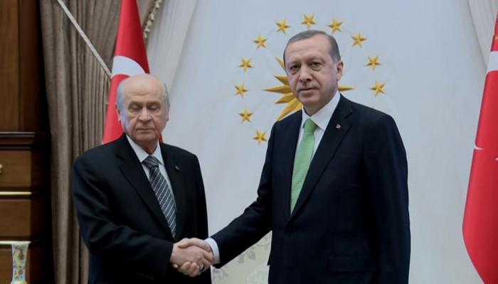أردوغان وحليفه باهجه لي