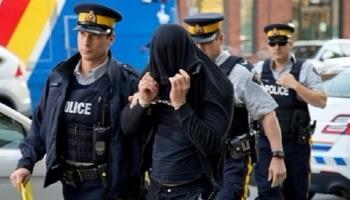 الشرطة الإيطالية تلقي القبض على مجرم - أرشيفية