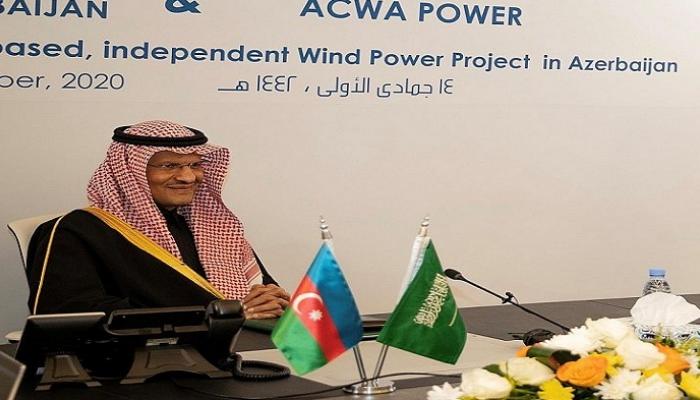 الأمير عبدالعزيز بن سلمان بن عبدالعزيز وزير الطاقة السعودي خلال توقيع الاتفاقيات