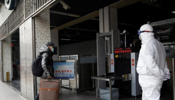 المطارات تعزز إجراءاتها لمواجهة الفيروس