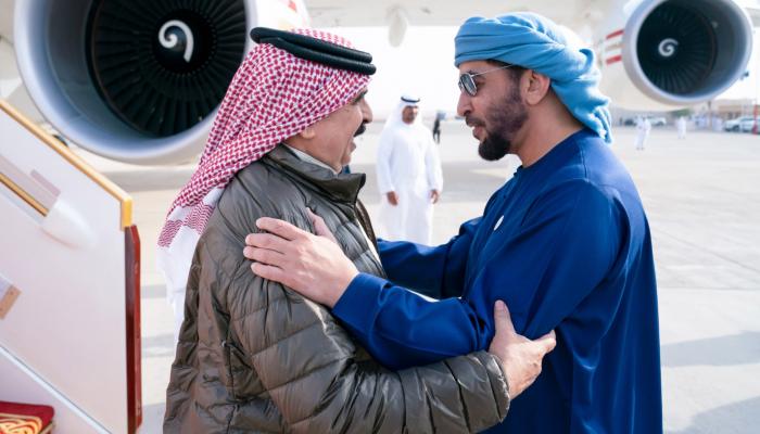 العاهل البحريني لدى وصوله الإمارات
