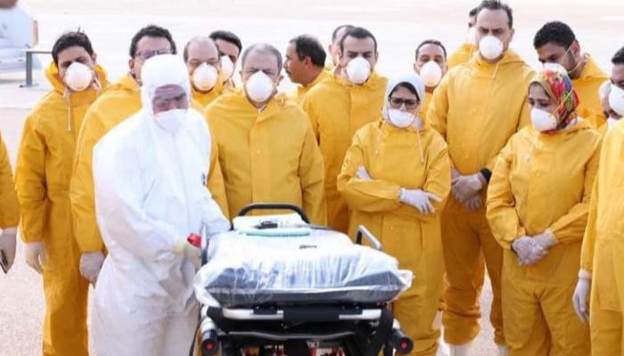 وزيرة الصحة المصرية تتفقد الإجراءات الوقائية بمطار العلمين