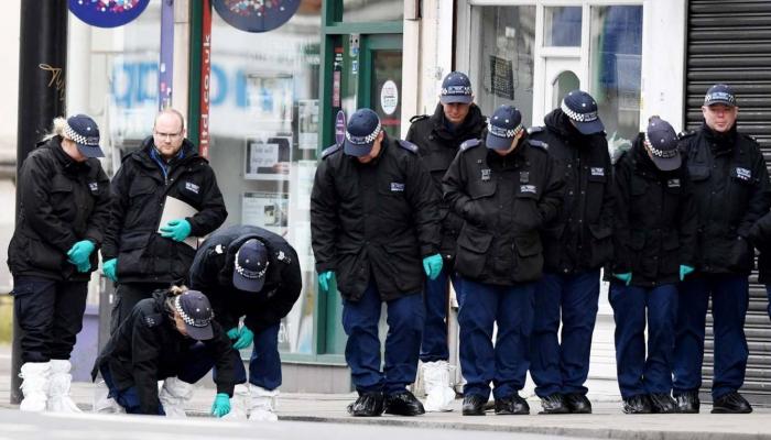 الشرطة البريطانية في موقع الحادث