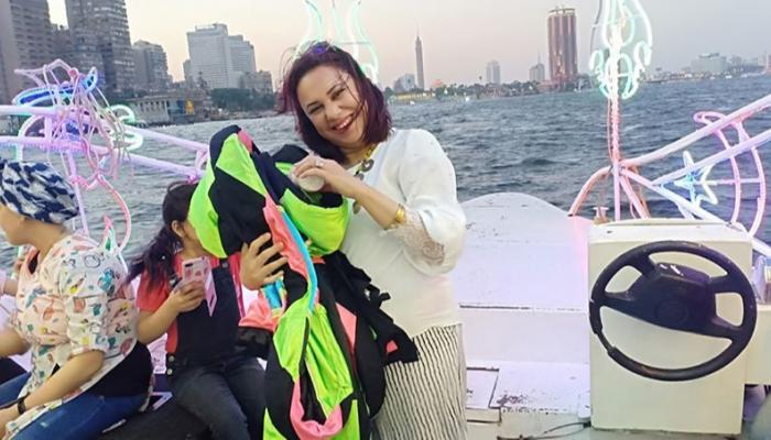 مها نور متحدية السرطان تقاوم المرض بالعمل ومساعدة المرضى