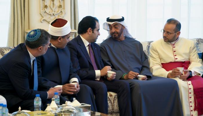 محمد بن زايد يستقبل أعضاء لجنة تحقيق أهداف "وثيقة الأخوة الإنسانية"