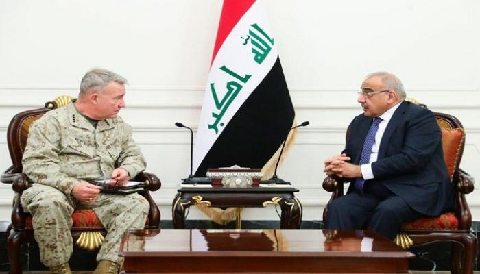 عادل عبدالمهدي والجنرال كينيث ماكنزي خلال لقاء اليوم ببغداد