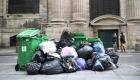 حاويات تفيض بالقمامة وجرذان تتجول في شوارع باريس