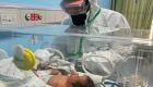 武汉出生30小时新生儿确诊新冠肺炎，专家：或存在母婴传播