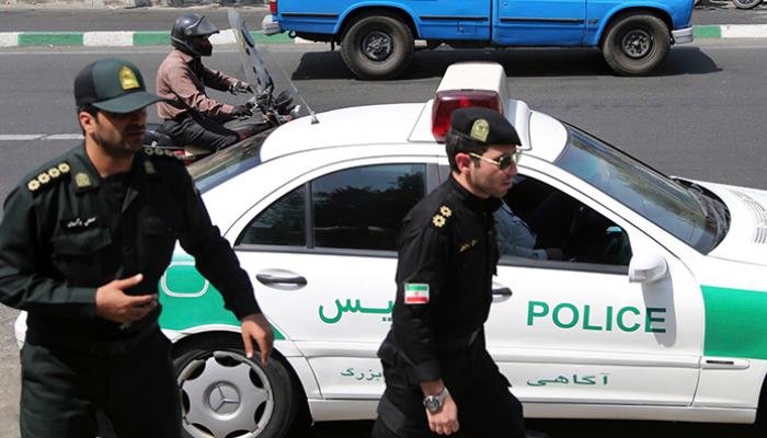عناصر من الشرطة الإيرانية