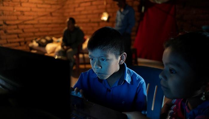 نصائح لتواجد آمن لأطفالك على الإنترنت