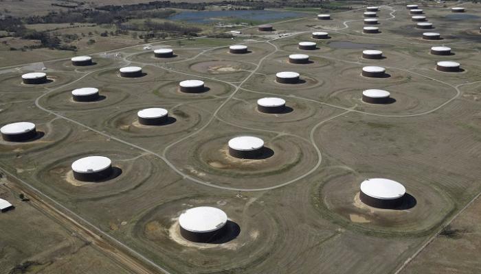 صهاريج تخزين النفط الخام في كاشينج بولاية أوكلاهوما - رويترز