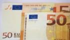 L'euro stable contre le dollar suite aux interventions de Powell et Lagarde