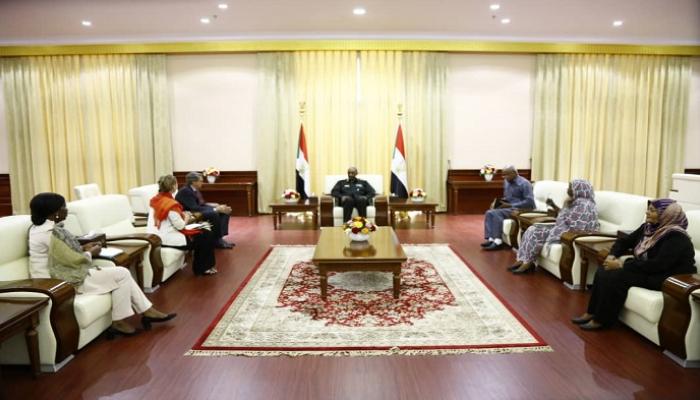 البرهان خلال لقاء وفد هيومن رايتس ووتش