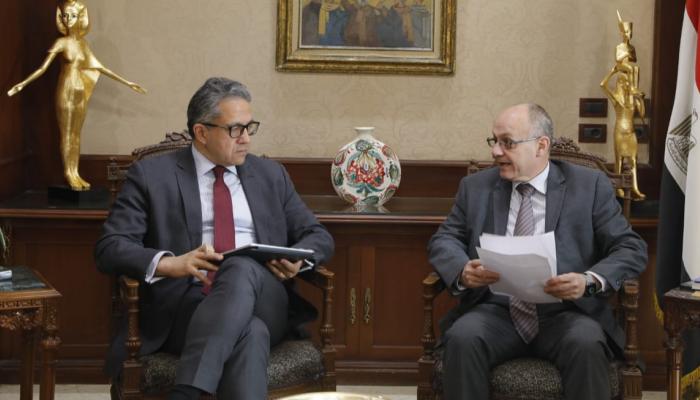 جانب من لقاء وزير السياحة والآثار المصري وسفير قبرص بالقاهرة