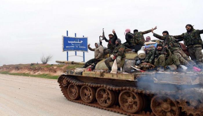 جنود سوريون يحتفون بدخولهم حلب لأول مرة منذ سنوات- أرشيفية