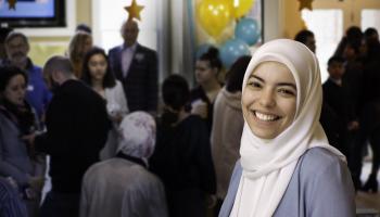 أبرار عميش تشتهر بعلاقاتها بمؤسسات إخوانية