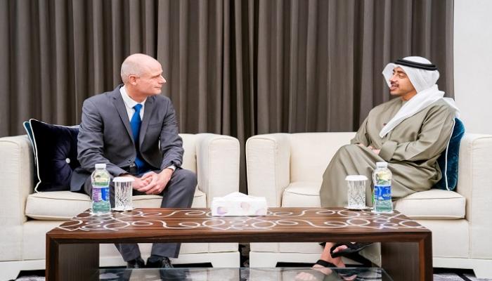 الشيخ عبدالله بن زايد آل نهيان خلال لقاء ستيف بلوك