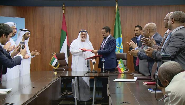 رئيس صندوق خليفة ووزير المالية الإثيوبي