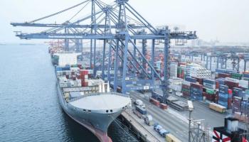 ميناء خصب العماني يعلق عمليات الشحن مع إيران بدءا من الأربعاء