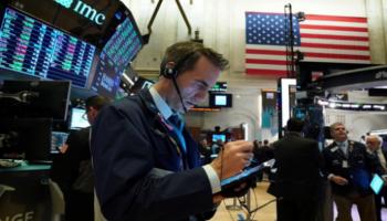 انتشار كورونا يهوي بوول ستريت عند الفتح