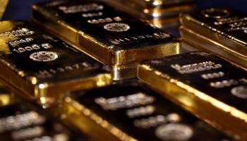 أسعار الذهب تتراجع بنسبة أكثر من 1%  