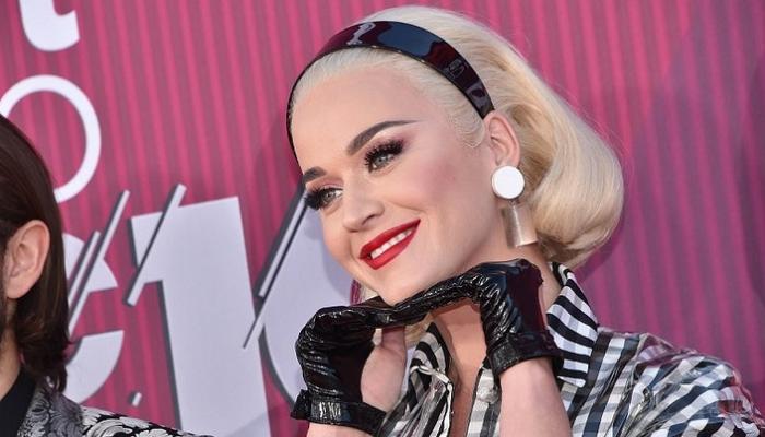 La cantante Katy Perry confirma que espera su primer hijo