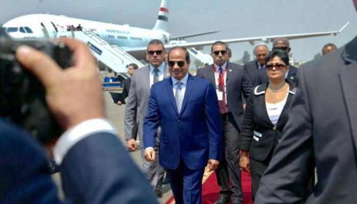 السفيرة نميرة نجم برفقة الرئيس المصري عبدالفتاح السيسي