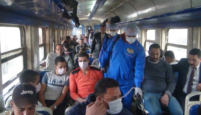 إجراءات تطهير القطارات بمصر