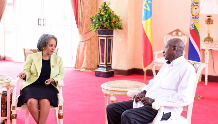 الرئيس الأوغندي يوري موسيفيني ونظيرته الإثيوبية سهلي ورق زودي