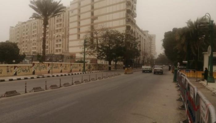 هطول الأمطار على أحد شوارع مصر