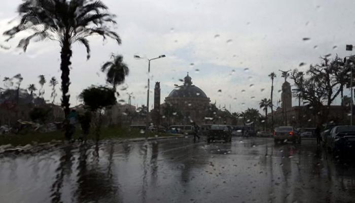 الأمطار تغرق شوارع القاهرة
