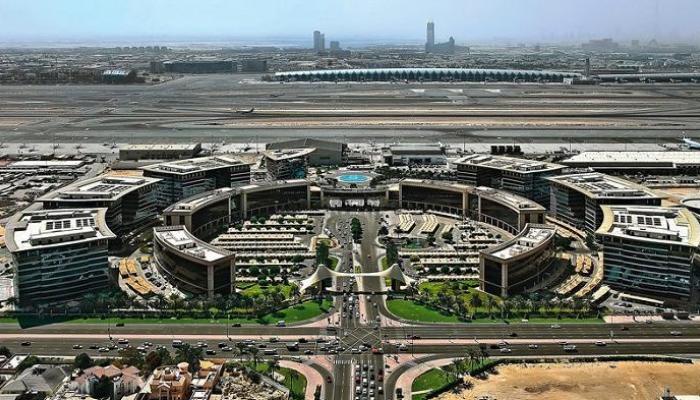المنطقة الحرة بمطار دبي "دافزا"