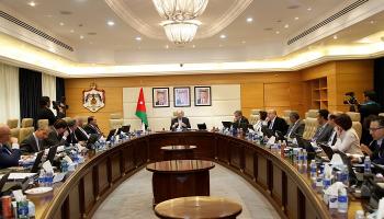 مجلس الوزراء الأردني يواجه كورونا بمجموعة من القرارات